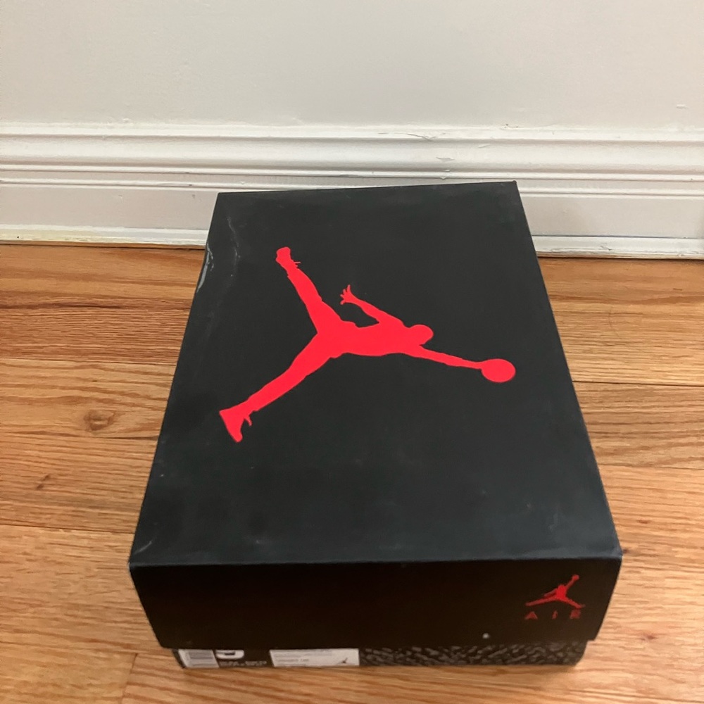Jordan Katrina 3’s- M 9.5 - Picture 5 of 5